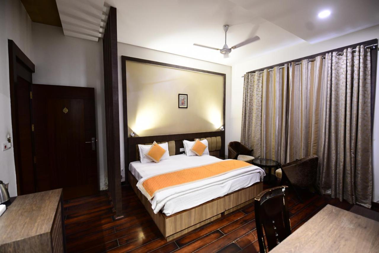 Hotel Jataka Inn Бодх-Гая Экстерьер фото