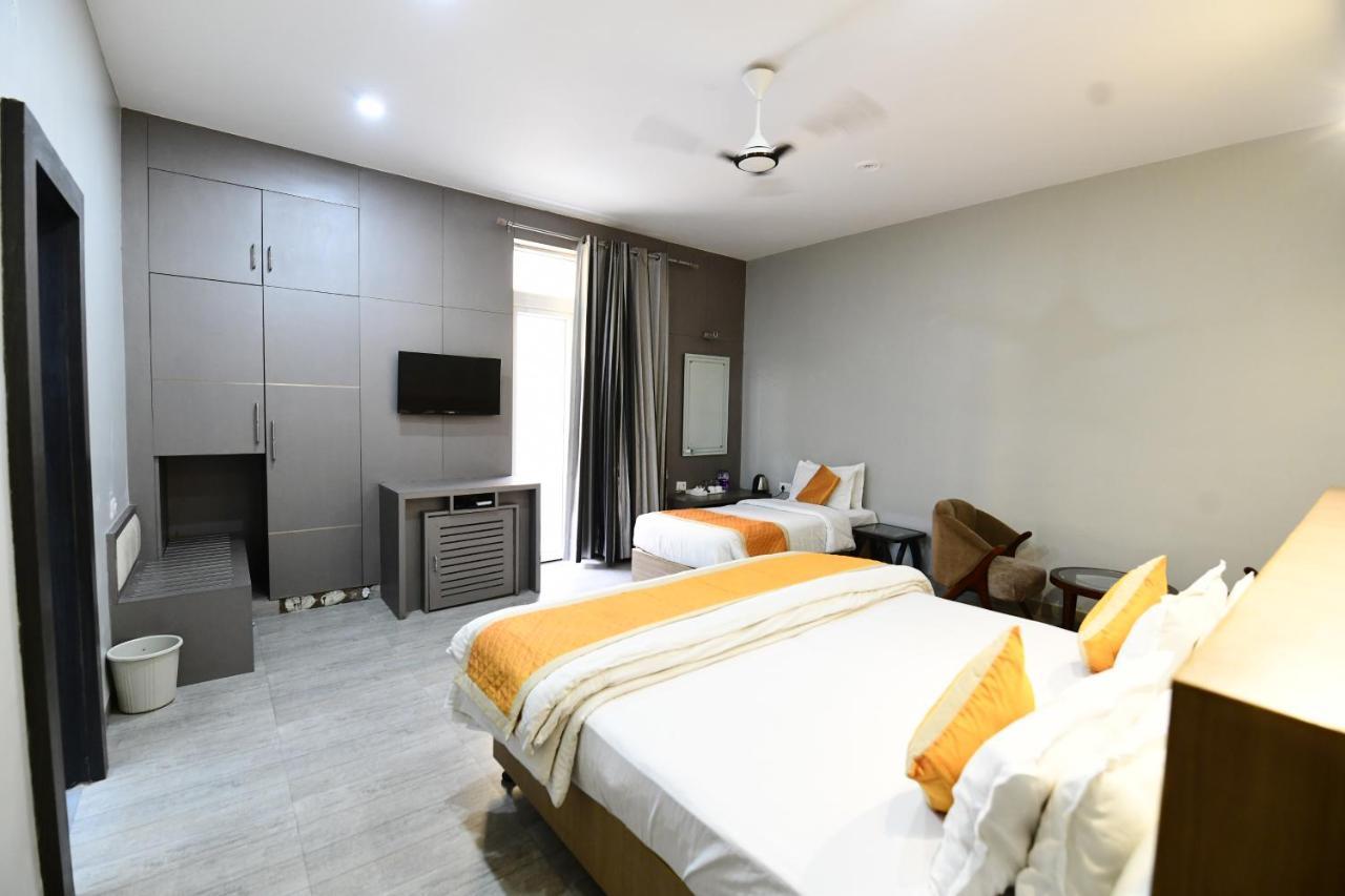 Hotel Jataka Inn Бодх-Гая Экстерьер фото