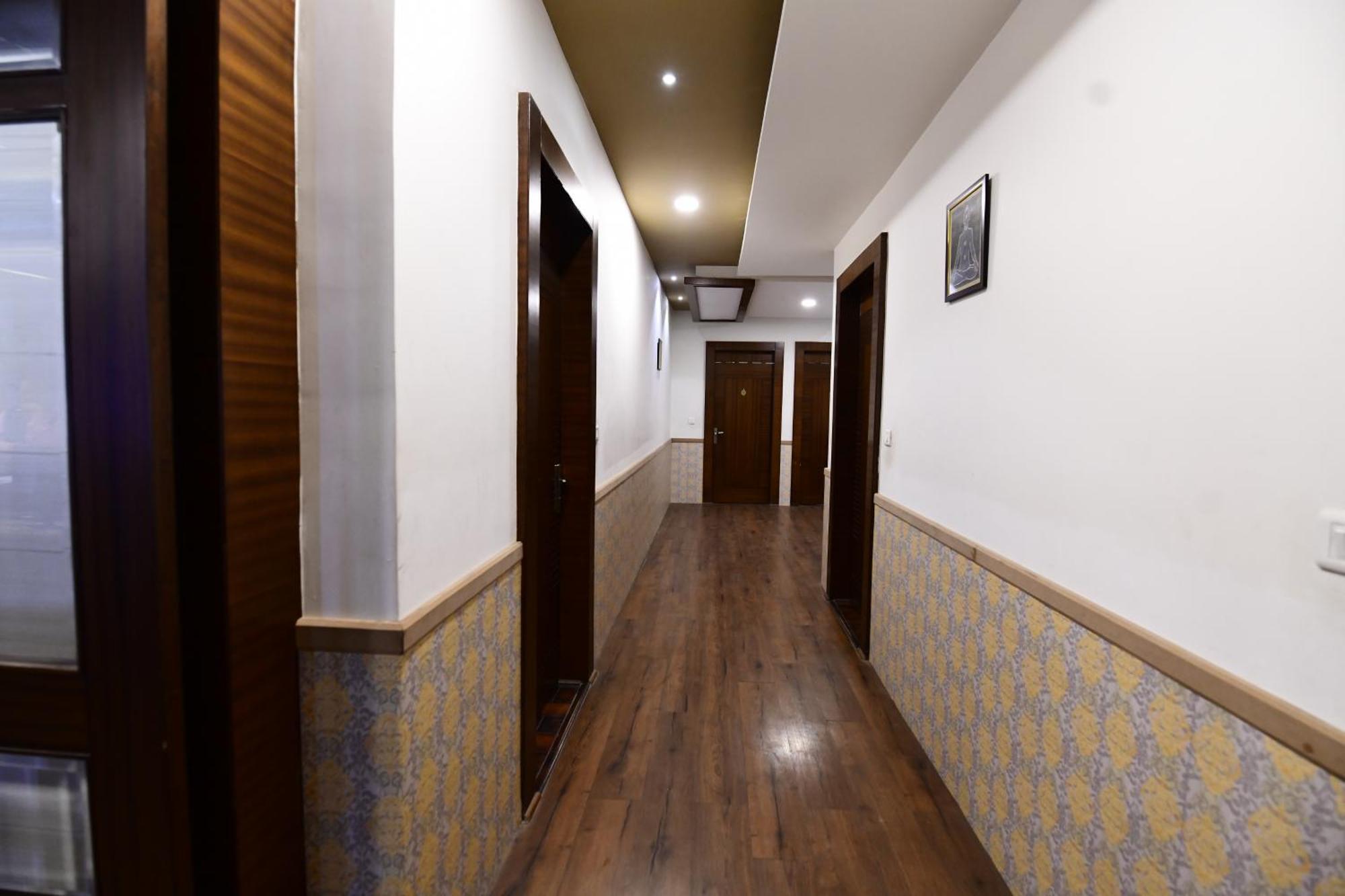 Hotel Jataka Inn Бодх-Гая Экстерьер фото